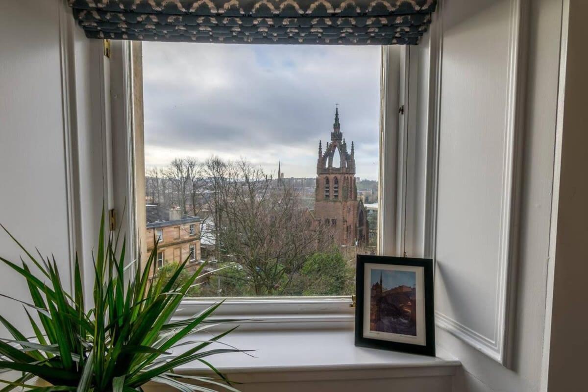 Bright And Airy Apartment Glasgow Exterior photo